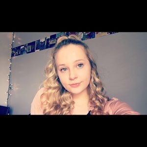 Meet your Posher, April